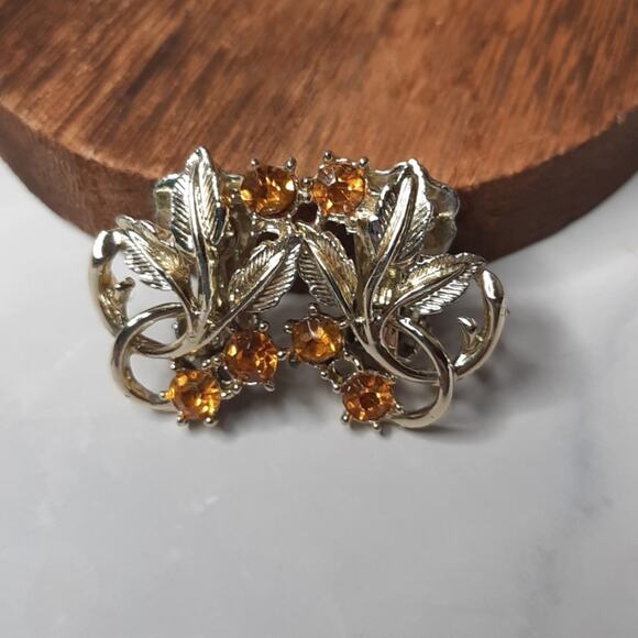 None and/or Unknown Jewelry - Floral Earrings Gold-Tone Amber Stones Clip Back